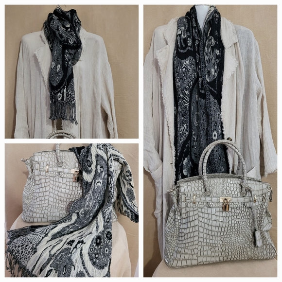 ITALIAN Wool scarf 13 x 72 - Picture 1 of 9